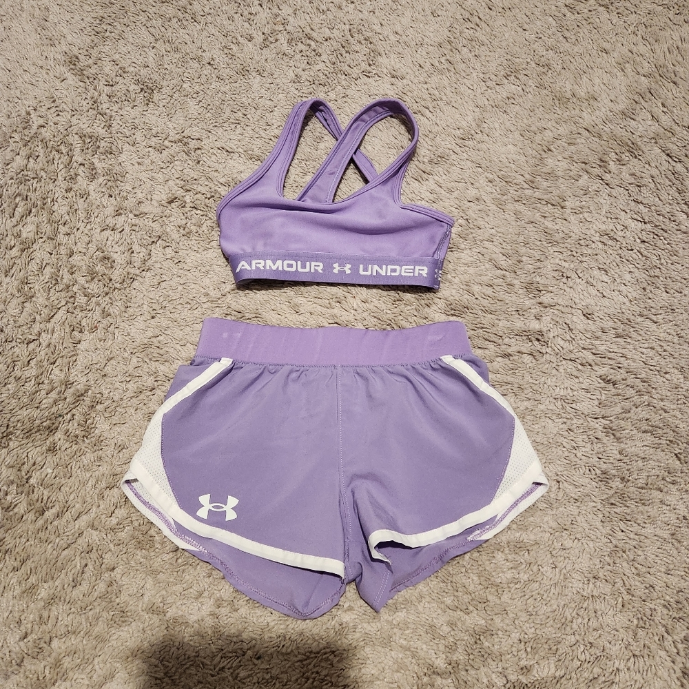 UNDER ARMOR GIRLS SPORTS BRA AND GYM SHORTS IN EUC!!